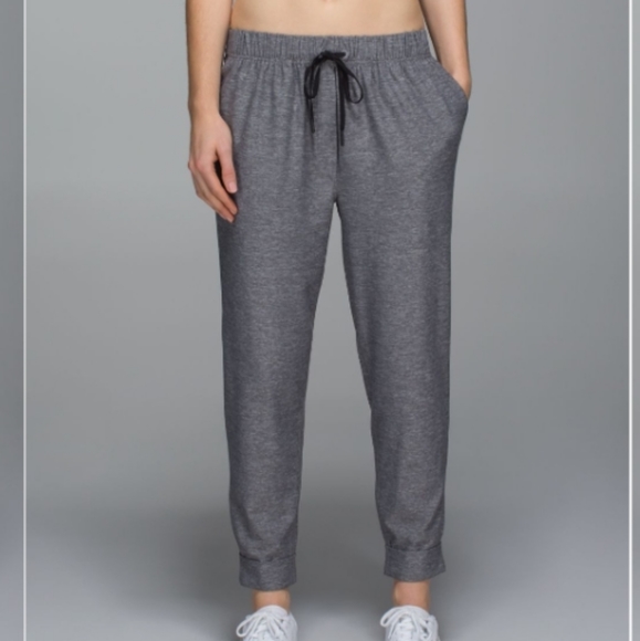 lululemon athletica Pants - Lululemon jet crop luon heather gray jogger style pants